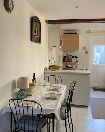 L Hippocampe Petite Maison Cosie Avec Cour Interieure A 200 Metres De La Normandie Ferienhaus