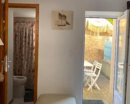Ferienhaus L Hippocampe Petite Maison Cosie Avec Cour Interieure A 200 Metres De La Normandie